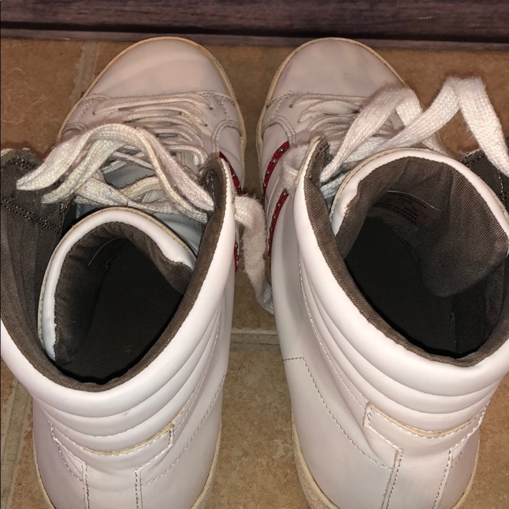 Sneakers - Picture 2 of 3